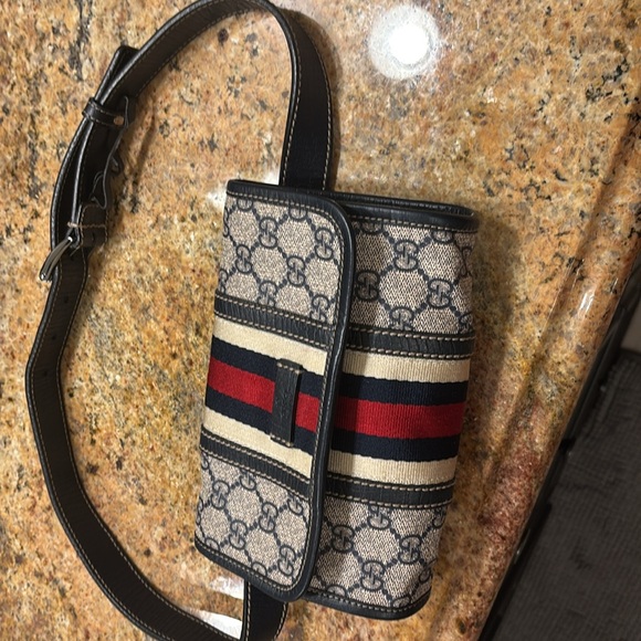Preowned authentic Vintage Gucci Ophidia Blue Belt Bag. - Picture 8 of 9